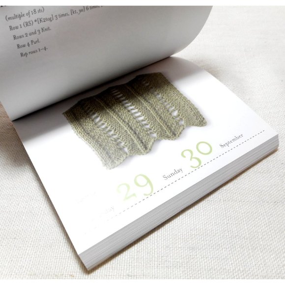 SET! Patty Lyons' Knitting tricks 2 DVDs & Vogue Knitting 360 patterns mini book - Picture 12 of 16